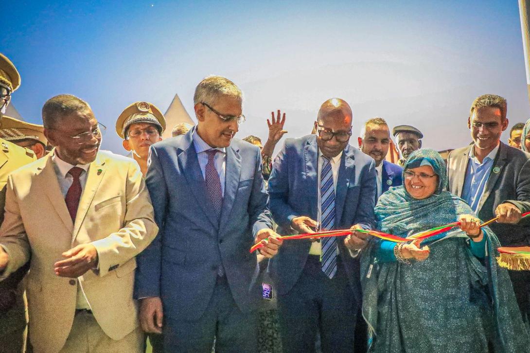 جهة نواكشوط تدشن مشروعاً لإعادة تأهيل الإنارة بالطاقة الشمسية في حي النزاهة