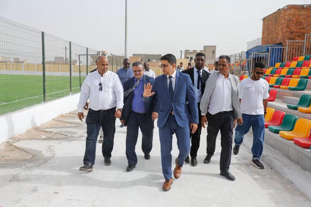 وزير الشباب يتفقد أشغال ملعب الميناء ويوجه بمعالجة الاختلالات