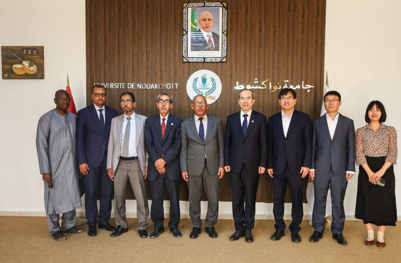 رئيس جامعة نواكشوط يبحث مع نظيره بجامعة "هوهاي" الصينية تعزيز التعاون الأكاديمي