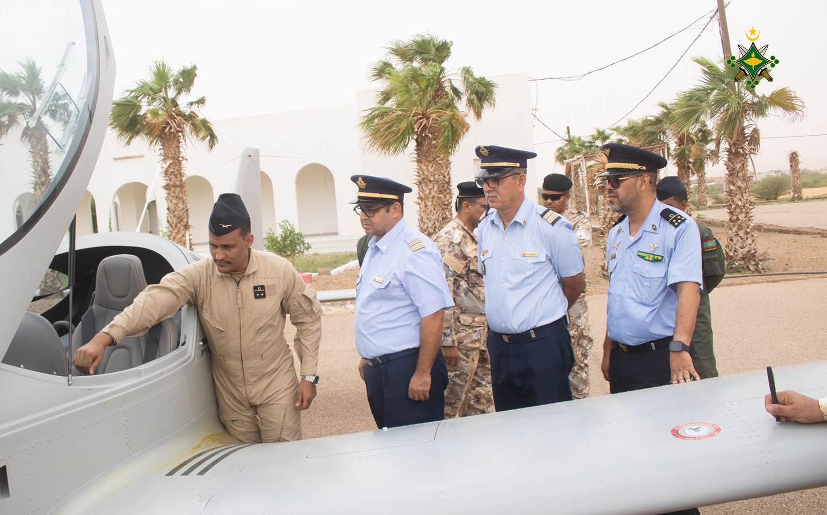 وفد من المدرسة الملكية الجوية بمراكش يزور المدرسة العسكرية للطيران بأطار