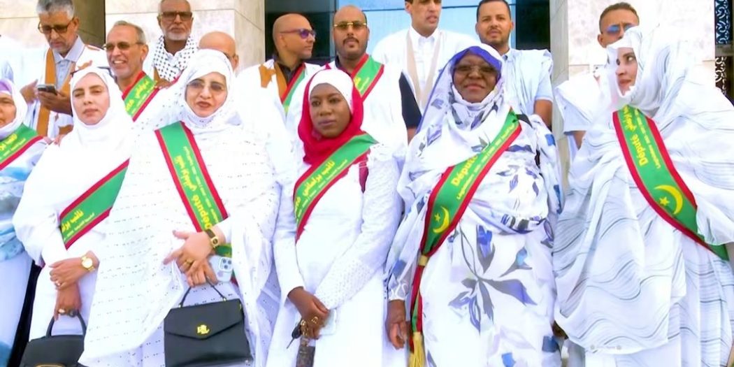 برلمانيات ينظمن وقفة احتجاجية ضد جرائم الاغتصاب بالتزامن مع افتتاح الدورة البرلمانية