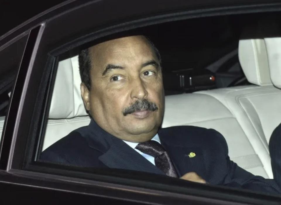 محامي ولد عبد العزيز: حالته الصحية متدهورة ويحتاج فحصا طبيا
