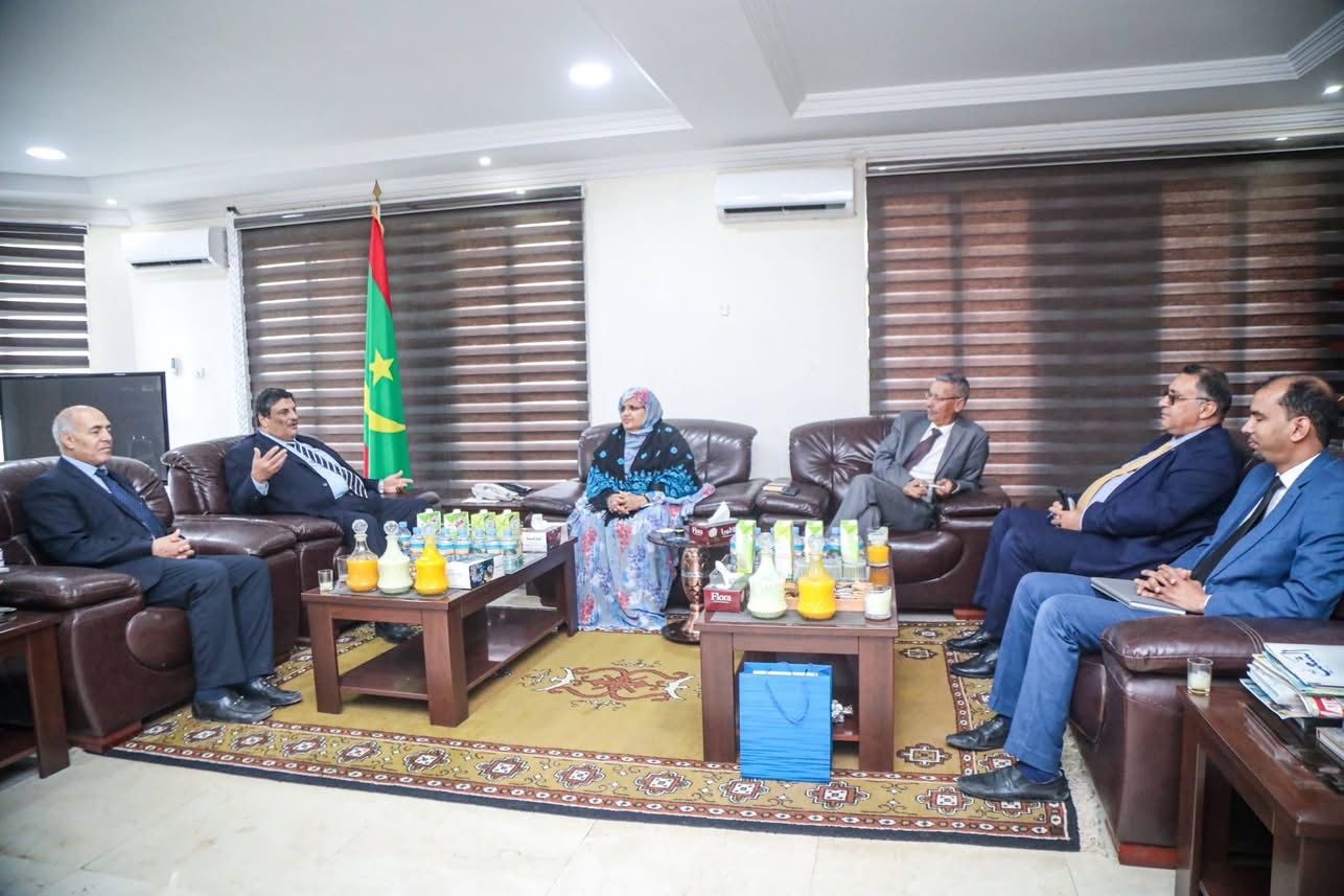 رئيسة جهة نواكشوط تستقبل السفير الفلسطيني وتبحث معه آفاق تعزيز التعاون بين الجانبين