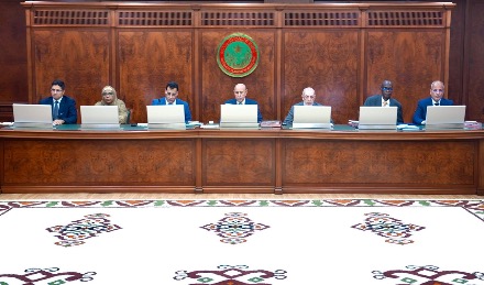 مجلس الوزراء يصادق على مشاريع قوانين ومراسيم في مجالات العدالة والعقار والسياحة