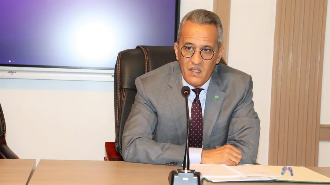 وزير الداخلية يدعو إلى تعزيز الأمن وتحسين أداء القطاع