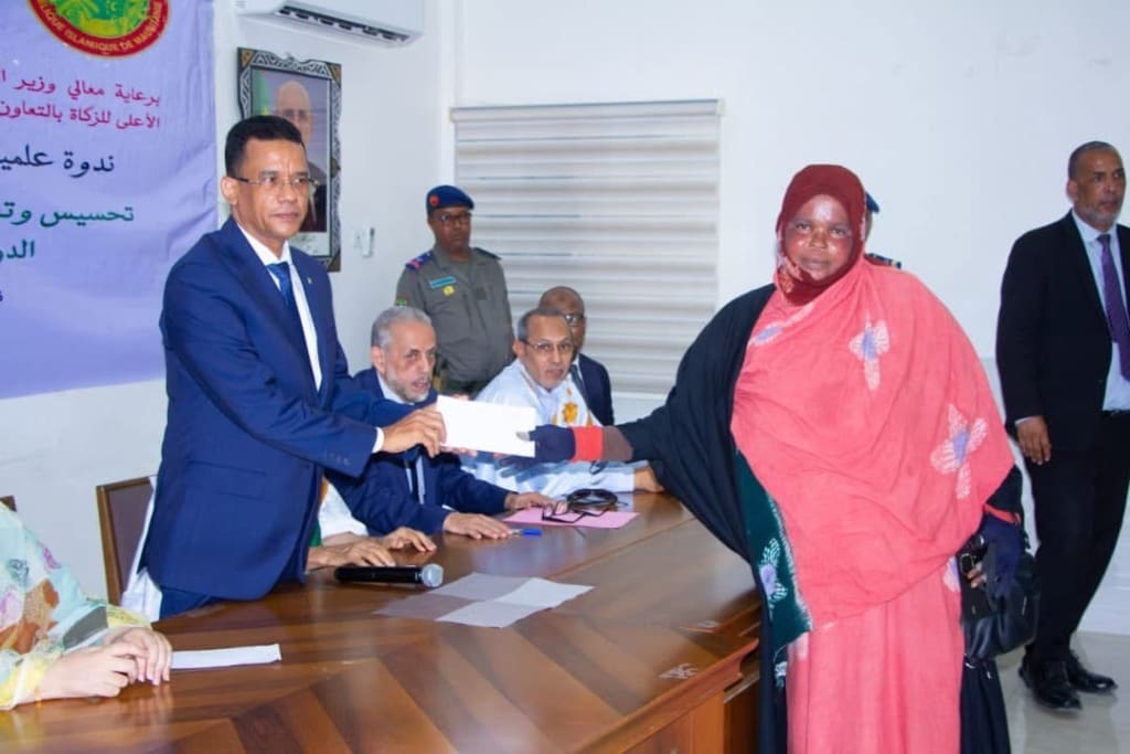 وزير الشؤون الإسلامية يدعو إلى توجيه الزكاة عبر المجلس الأعلى للزكاة