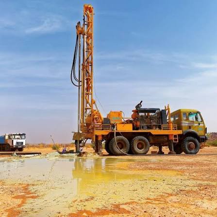 الحفر التجريبي في الطينطان يتجاوز عمق 500 متر