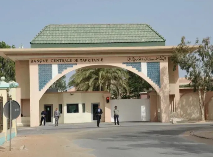 البنك المركزي: احتياطات موريتانيا تتجاوز 2.4 مليار دولار والاقتصاد يحافظ على توازنه